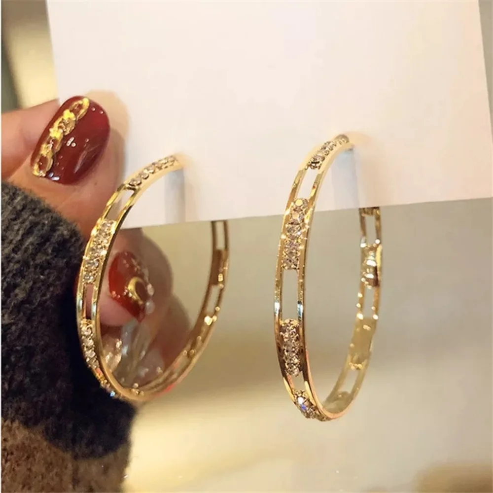 BEAUTIFUL YELLOW GOLD ROUND HOOP EARRINGS - Picture 1 of 5